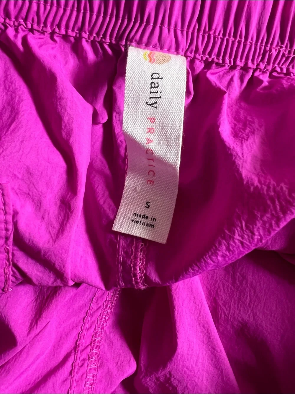 High-Rise Wide-Leg Cargo Pants in Bright Pink - Picture 9 of 11